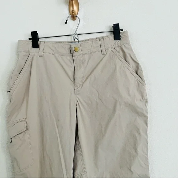 LL Bean Women's Tan Cargo Pants Size Small - Picture 5 of 7